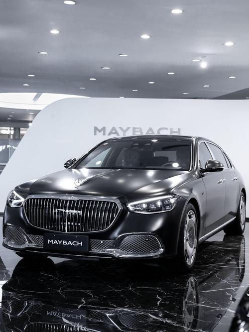 成都29岚图汽车的售后服务让用户无忧出行，迈巴赫未来的豪华车趋势